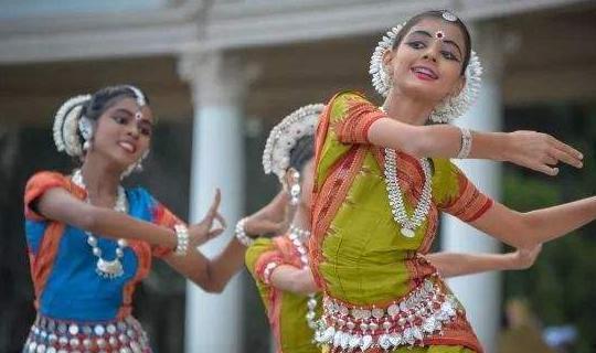 国产飞机印度女孩视频,国产航空崛起，民族自豪感油然而生